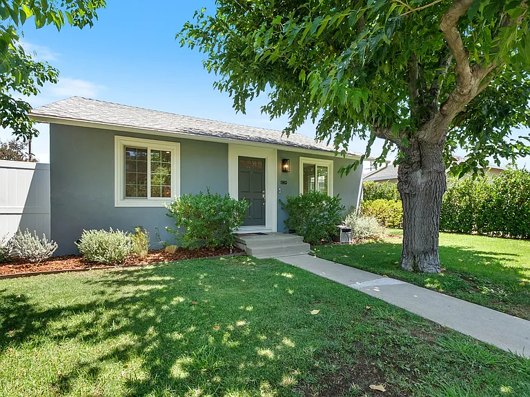 17453 Burbank Blvd — Photo 2