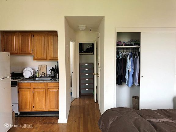 2nd image of 116 W 131st St APT 8