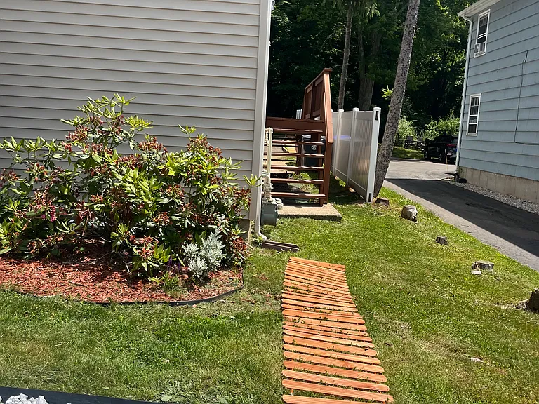 Burban Dr — Photo 24