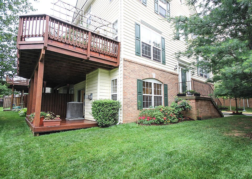 1st image of 11549 Laurel Lake Sq
