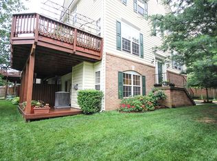 11549 Laurel Lake Sq, Fairfax, VA 22030