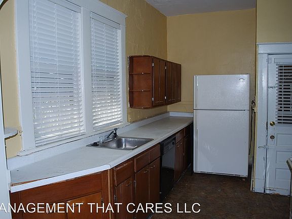 5th image of 297 N Willett St