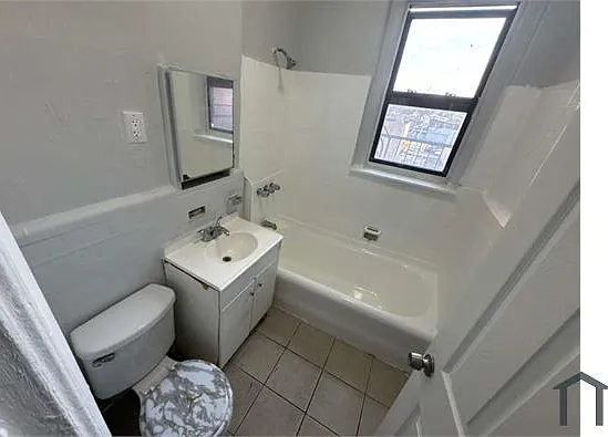 160 Ellis Ave #307 — Photo 4