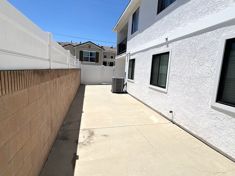 8731 La Salle St #5 — Photo 18