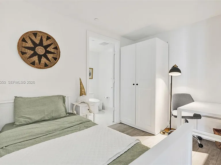 121 NE 34th St #2205 — Photo 56