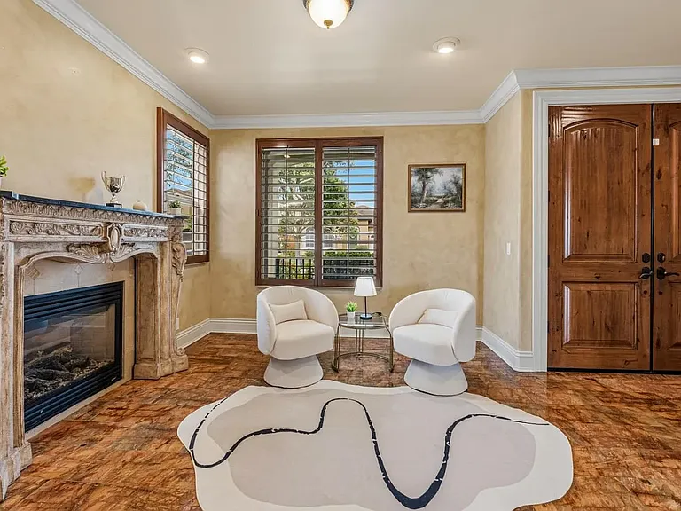 4760 Sea Crest Dr — Photo 8