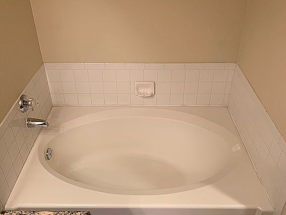 5th image of 1513 Truett St Unit 204