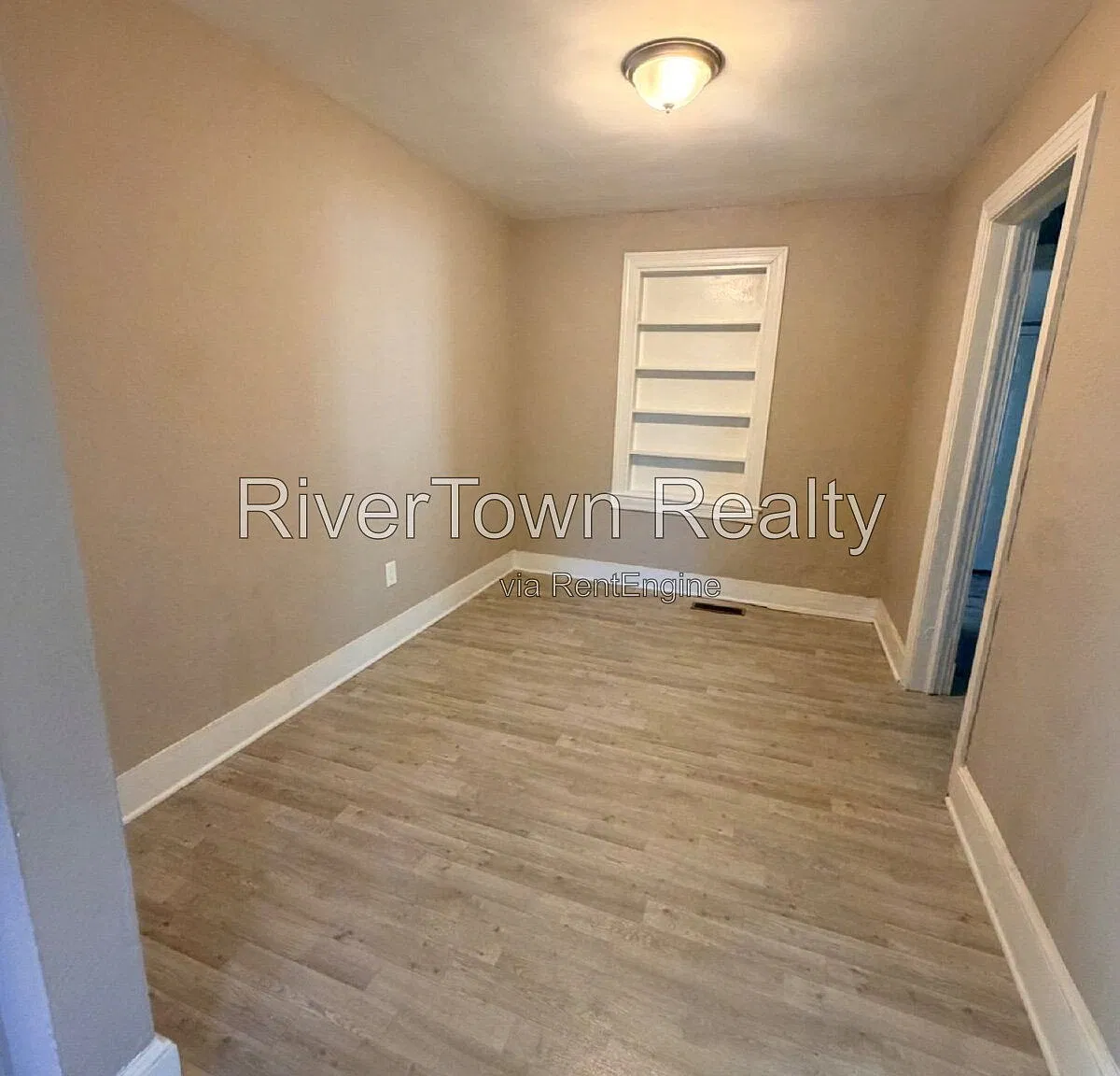 3 bed, 1.0 bath, 1290 sqft, $1,095 — Photo 4