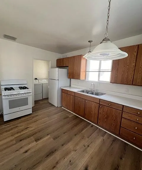 4415 1/2 Woodman Ave #4415-1/2 — Photo 15