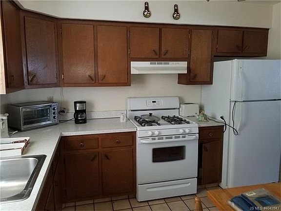 5th image of 5 Concord Ln