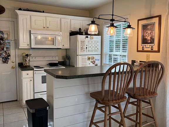 3rd image of 1017 E Glenn Ave #1018