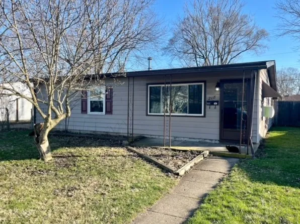 218 Prentice Dr, New Carlisle, OH 45344