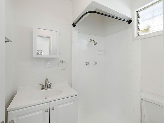 3rd image of 3824 W 104th St