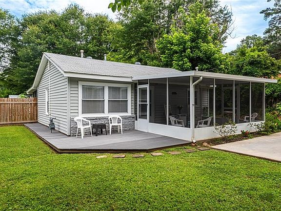 4th image of 1845 Waldrep Cir SE