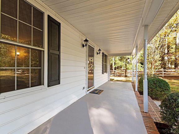 5th image of 4126 Samuels Ct