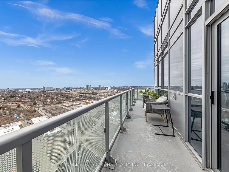 225 Village Green Sq #Penthouse 08 — Photo 20
