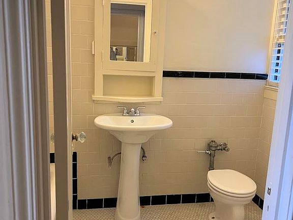 5th image of 2090 Green St APT 47