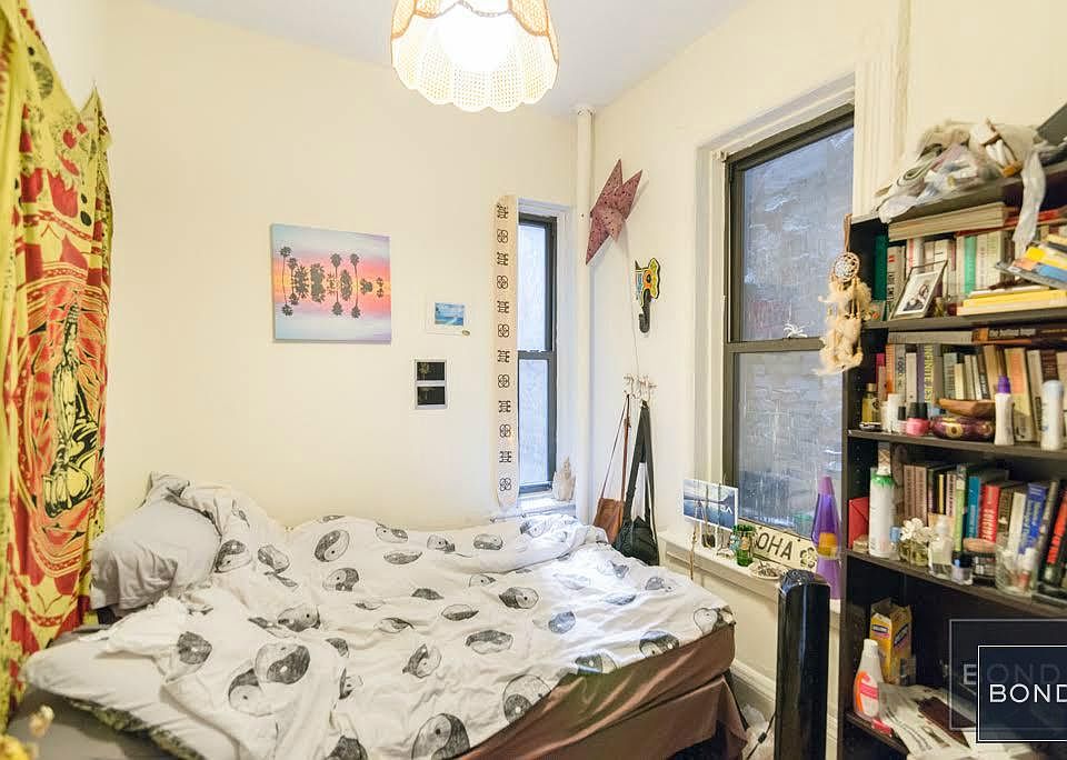 1st image of 17 Saint Marks Pl APT 011