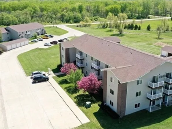 410 13th Ave NW Unit 16, Oelwein, IA 50662