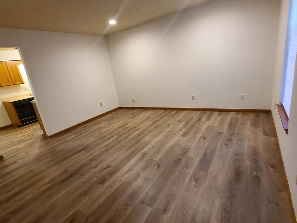 1st image of 130 NW Vesper St APT E