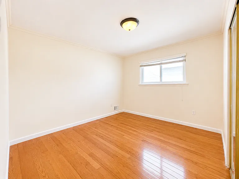 209 Paulding Ave #1 — Photo 6