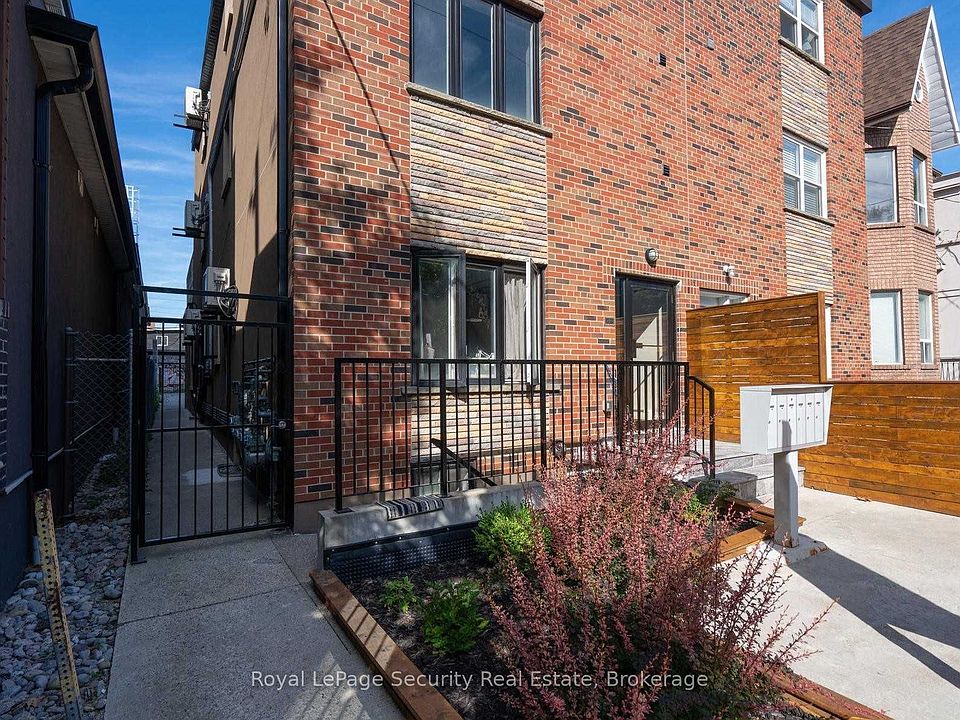 1st image of 62 Lippincott St #1
