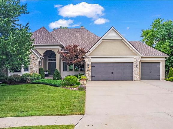 2nd image of 15208 Ironhorse Cir