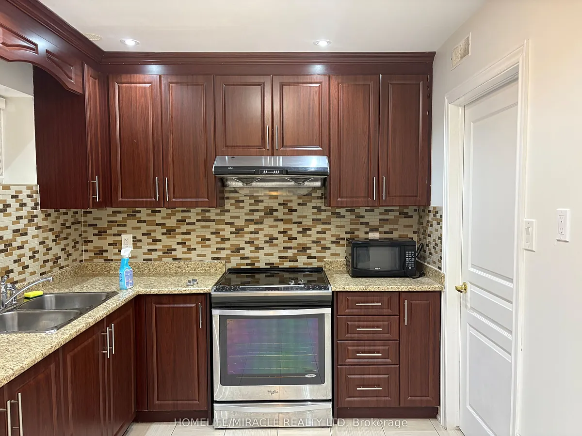 Building Photo - 93 Thornbush Blvd