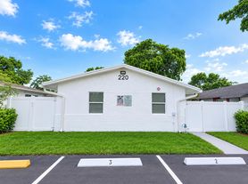 220 NW 12th Ct, Pompano Beach, FL