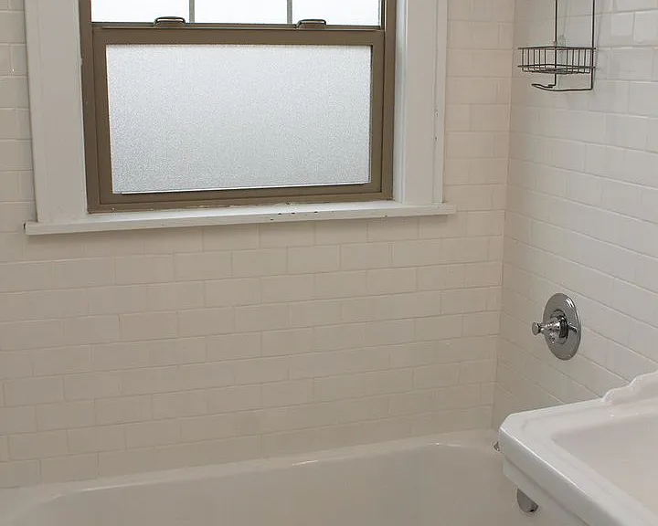 Gorgeous Remodeled Belmont 1 Bedroom with Garage! — Photo 17