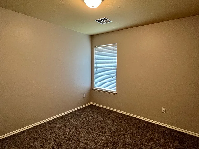 1703 Everglade Ct — Photo 10