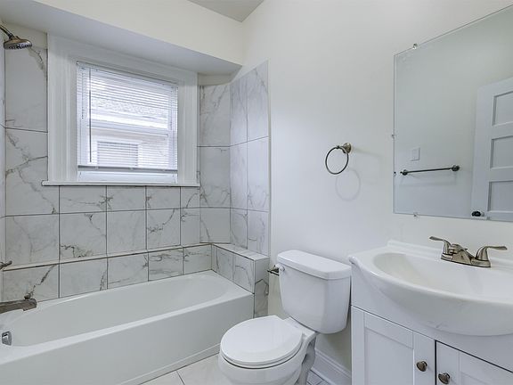 5th image of 2817 Barton Ave APT B