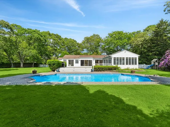 129 Oneck Ln, Westhampton Beach, NY 11978