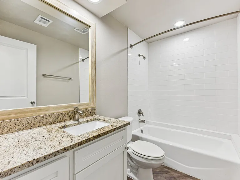 Waters Edge Apartment Homes — Photo 110