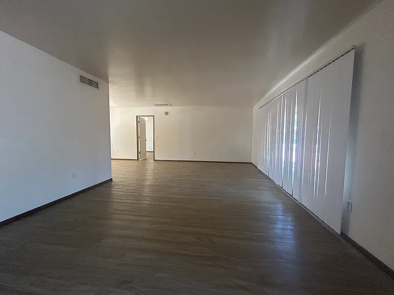 2141 E Manhatton Dr — Photo 28