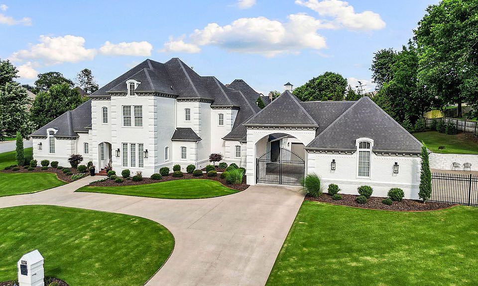 1st image of 3367 Thornbury Dr