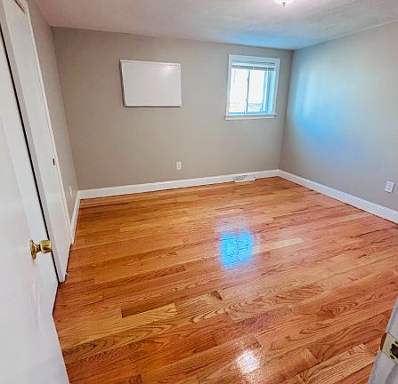 3rd image of 23 Roughan St APT 4
