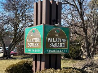 1555 N Winslowe Dr APT 1A, Palatine, IL 60074