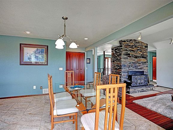 3rd image of 263 Henning Dr