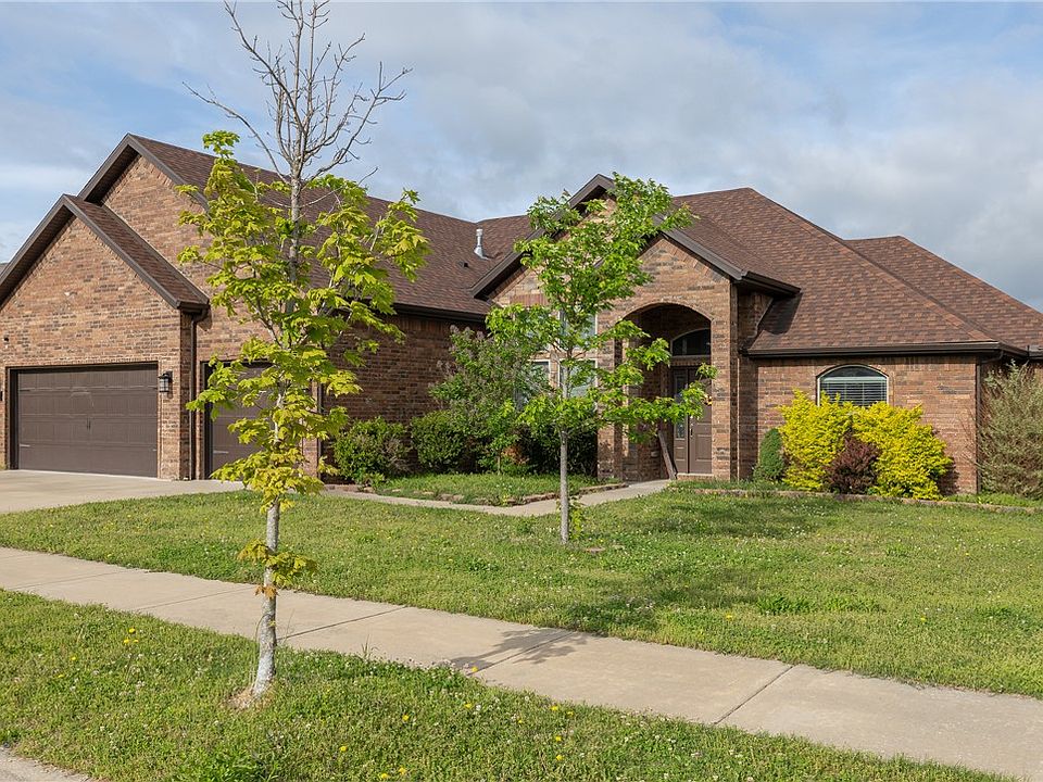 1st image of 433 N Snyders Bluff Dr