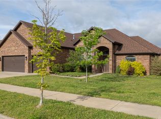 433 N Snyders Bluff Dr, Fayetteville, AR 72704