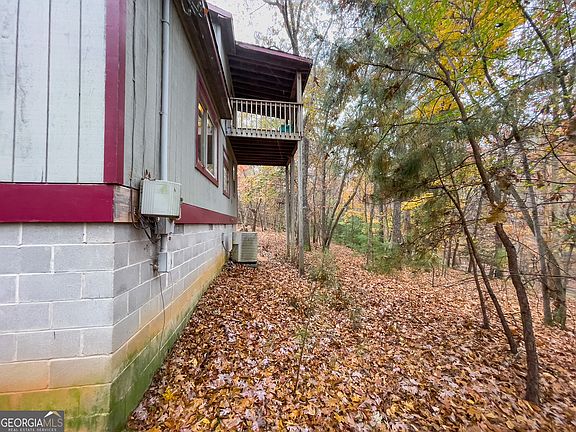 5th image of 1863 Villa Dr