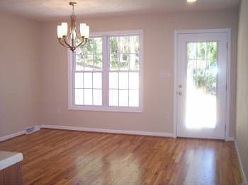 5th image of 620 Bonair Cir