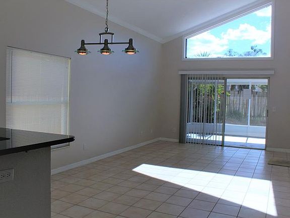 3rd image of 1160 Pin Oak Dr