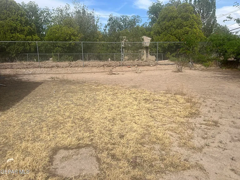 8405 Pinon St — Photo 15