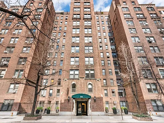 Sold by Sotheby's International Realty | media 2