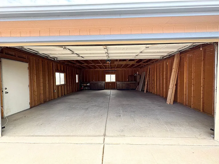 1327 S Yucca Dr — Photo 23
