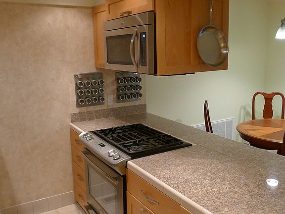 4th image of 4828 S Highland Cir APT 303
