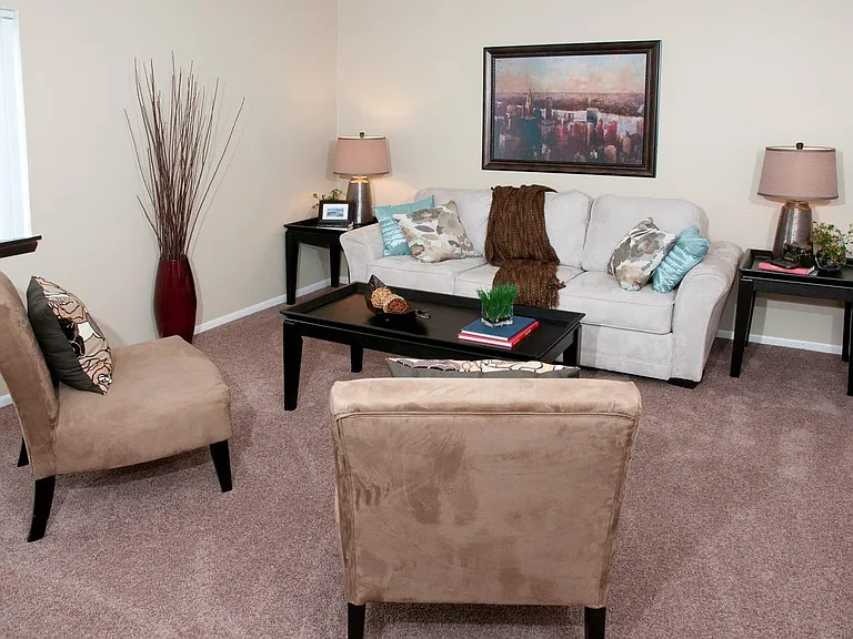 Hamline Pointe Apartments — Photo 31