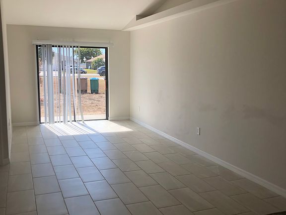 4th image of 518-520 SE 7th St #518